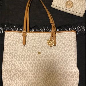 Michael Kors large tote and matching wallet